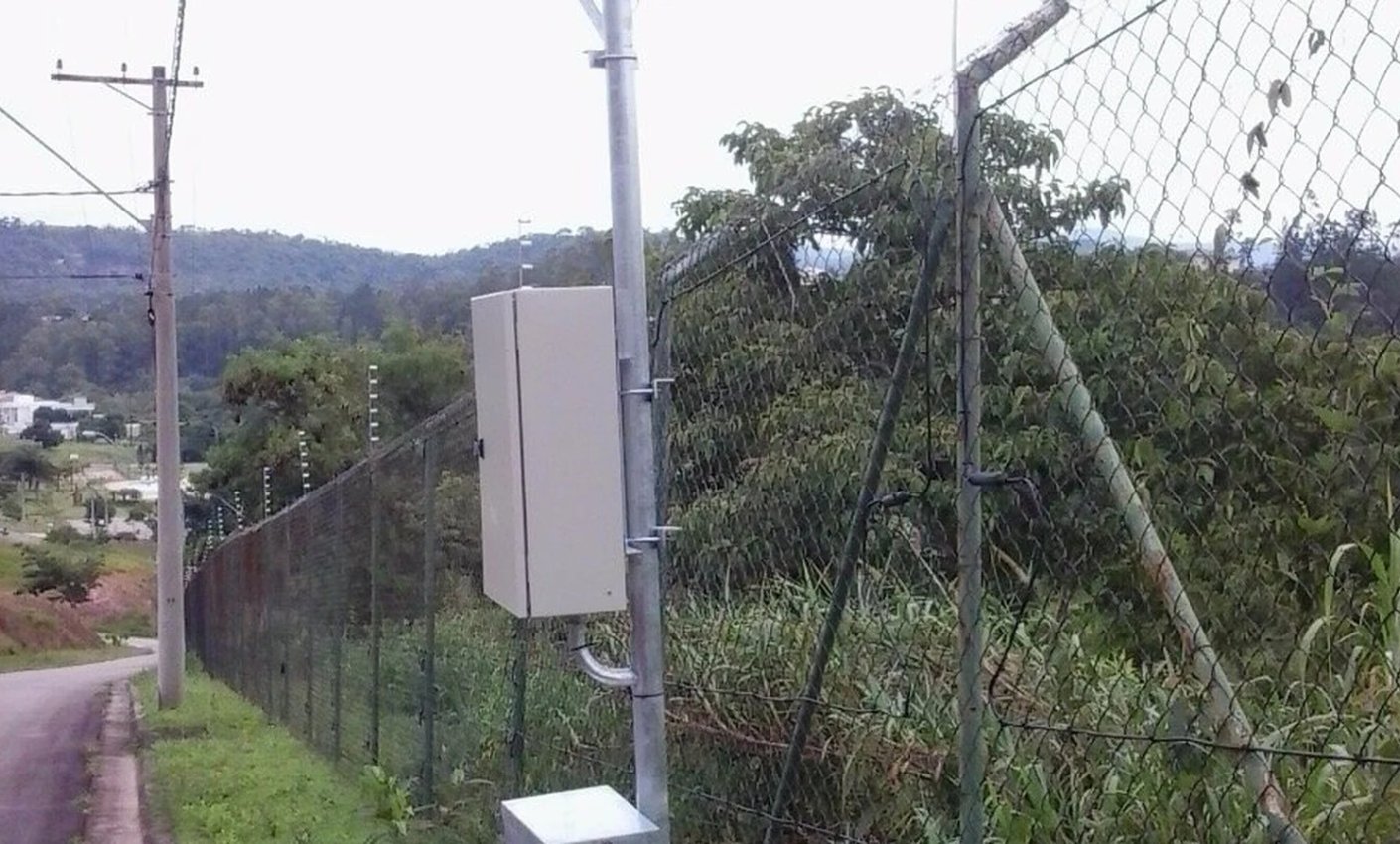 Perimeter Alarm Systems in Miami: Early Detection with Security Sensor Technology