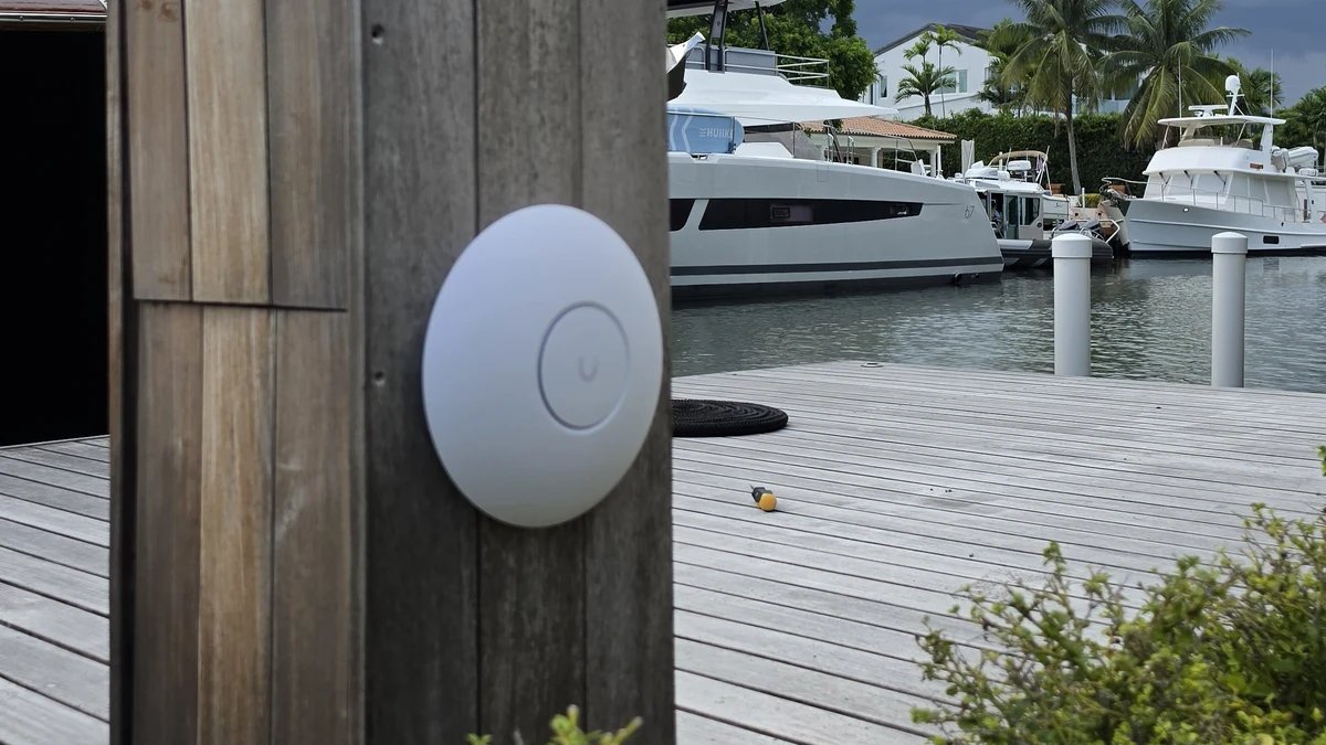 Outdoor Wi-Fi Installation in Miami: Coverage for Patios and Docks