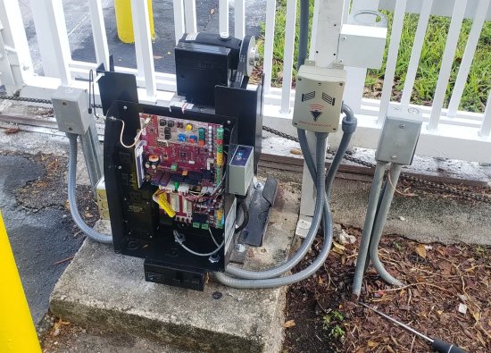 Commercial Gate Access Control in Miami: Barriers, Readers, and Integration