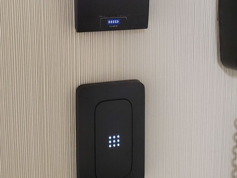 Verkada Bluetooth and NFC Reader