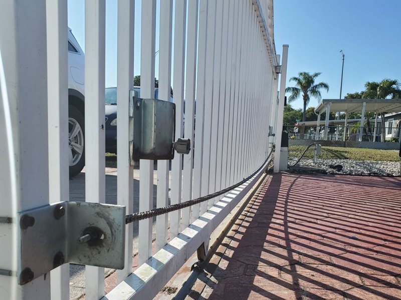 Automatic Sliding Gate Chain Maintenance