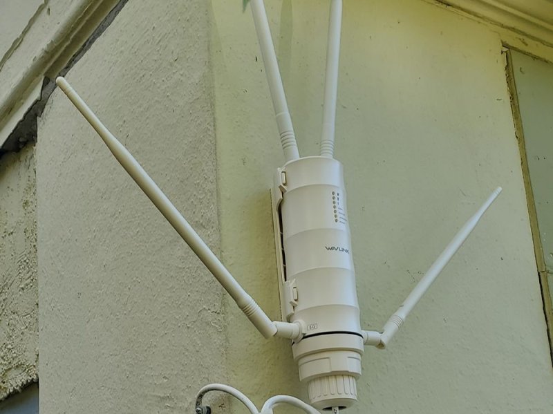 Wi-Fi Extender Exterior